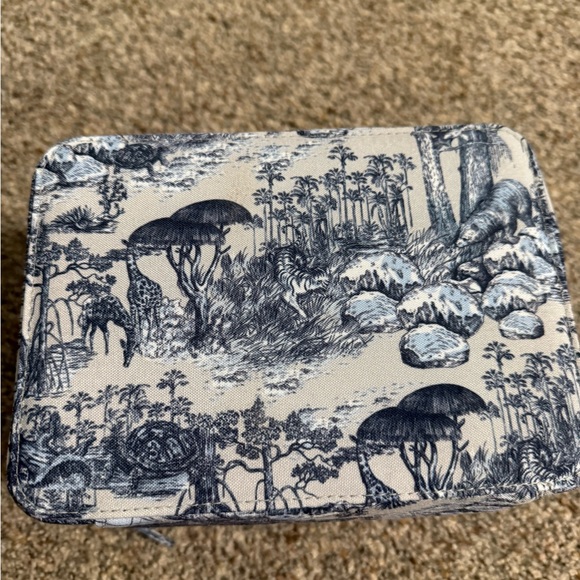 Dior Gray Vanity Case - Picture 3 of 5